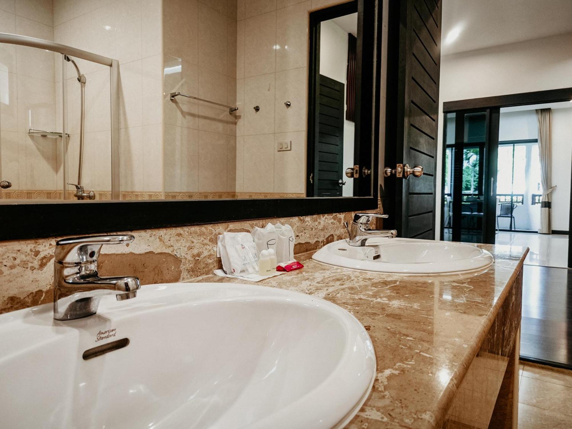 Rawai Grand House -Sha Plus Exterior foto